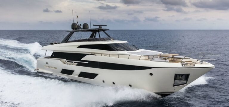ferretti yachts 720 price