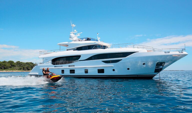 benetti fast 125 yacht