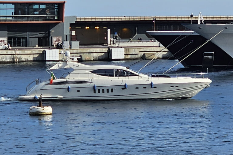 leopard yachts website