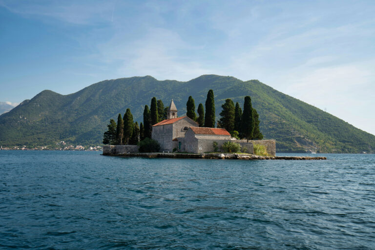 yacht rent montenegro