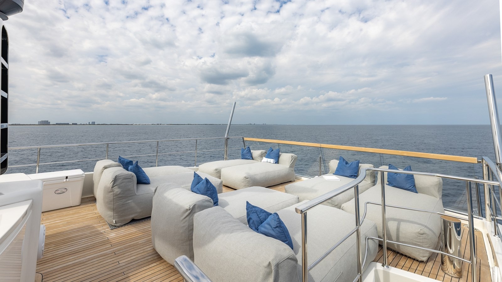 PHOENIX Yacht for Sale